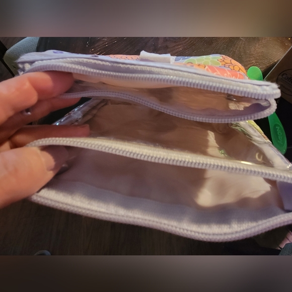 BABY Items Nuby Grip Silicone Food Tray, Kate Quinn Soft Rattle, Storage Bag - Picture 12 of 16